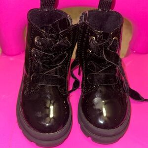 H&M toddler black shiny boots